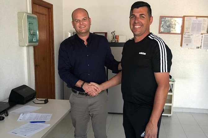 Firma del 'contrato electoral' con la Cofradía de Pescadores