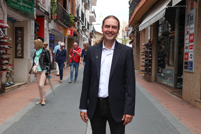 Impulsar y dinamizar el comercio local...