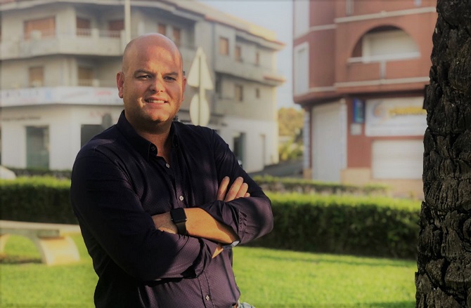 El lider de la oposición, Raúl Llobell, ha sido el único politico que ha dado su valoracion de estos primeros cien días de gobierno en Teulada Moraira.