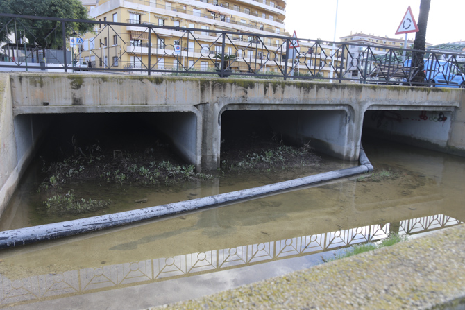 ....con consecuencias desastrosas para el núcleo urbano de Moraira, en caso de que el municipio fuera afectado por una"ciclogénesis explosiva" también conocida como "bomba meteorológica"