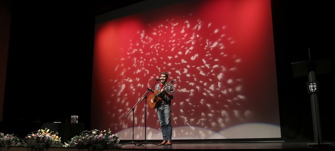 Actuación de Oscar Briz