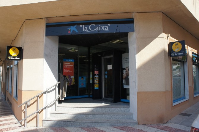Imagen de archivo: Antigua oficina de La Caixa en la Avda. del Mediterráneo.
