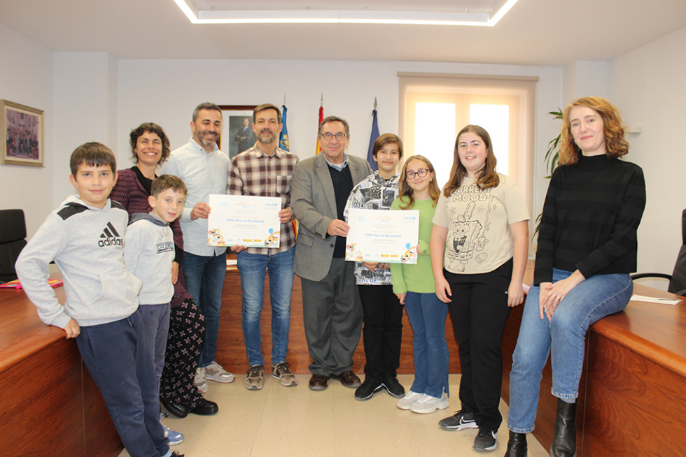 Benitatxell renueva con UNICEF el sello de Ciudad Amiga de la Infancia hasta 2029