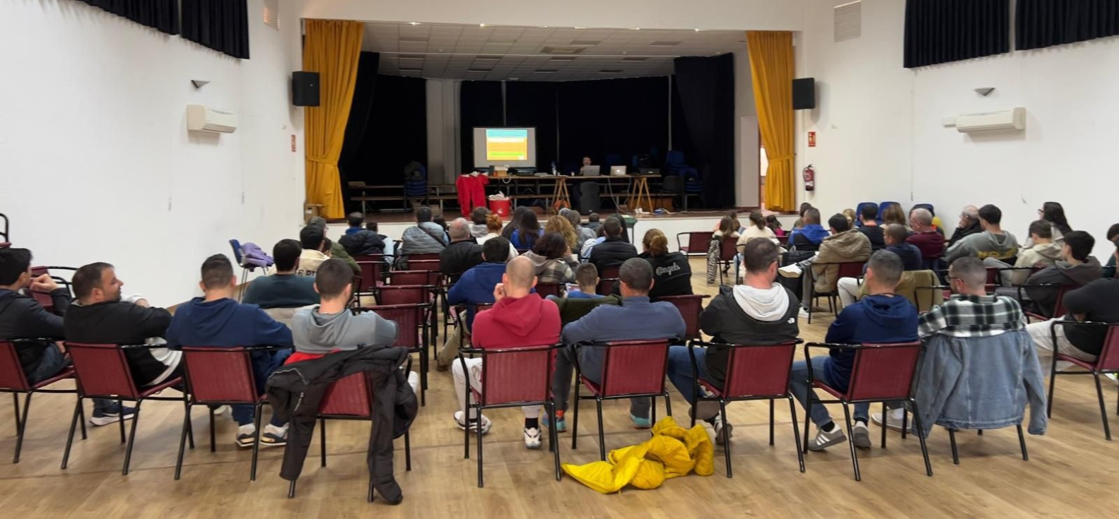 Teulada Moraira acoge un curso CRE para el uso seguro de pirotecnia recreativa en actos festivos