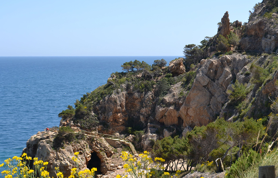 Explorando entre gigantes que bañan sus pies en el mar: La Ruta dels Penya-Segats