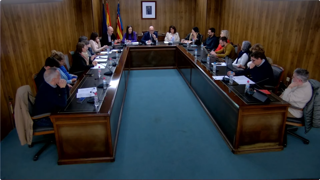 Compromís critica la adjudicación del contrato de residuos en Teulada Moraira y vota en contra en el pleno
