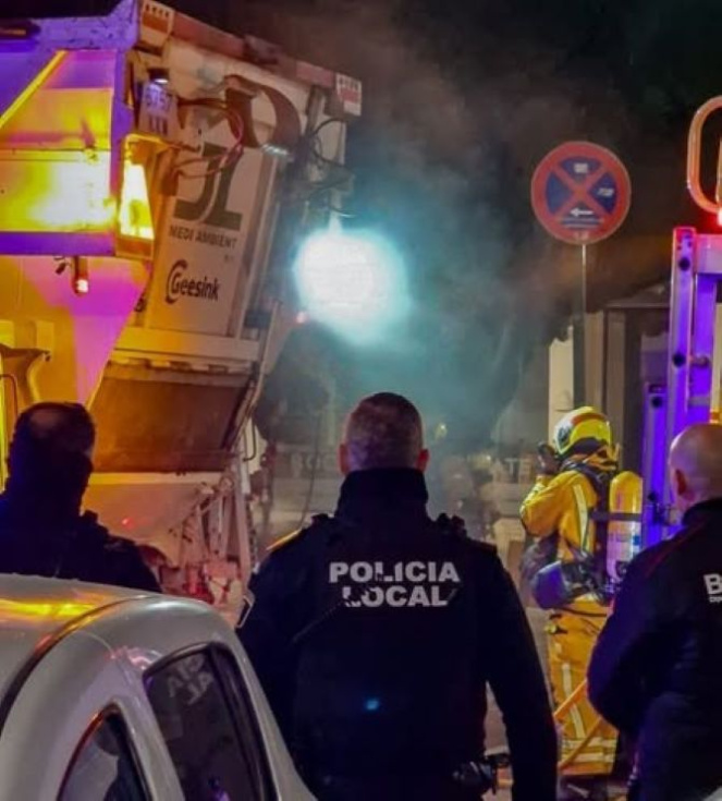 Arde un contenedor soterrado en la Avenida de Madrid de Moraira