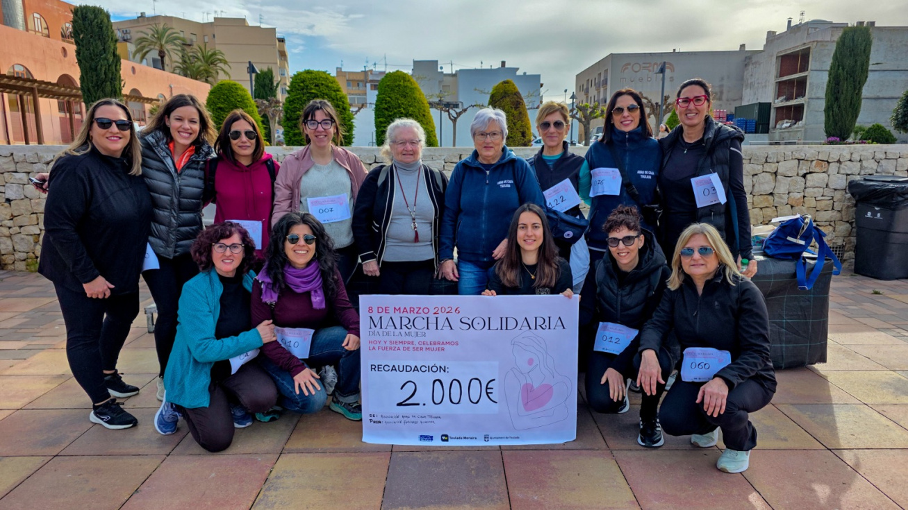 Teulada celebra el 8M con una marcha solidaria que recauda 2.000 euros para la asociación de Alzheimer