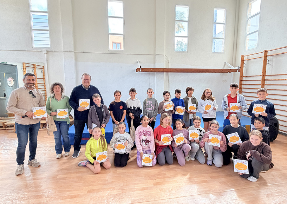 Benitatxell celebra el Día del Libro con la entrega de premios del X Concurso La Mascota Contacontes