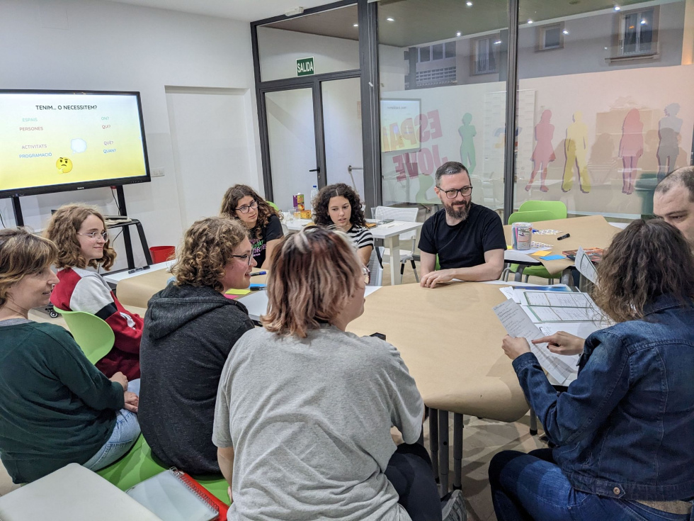 Teulada Moraira se moviliza: El Primer Fòrum Jove reúne a jóvenes en busca de nuevas propuestas de ocio educativo