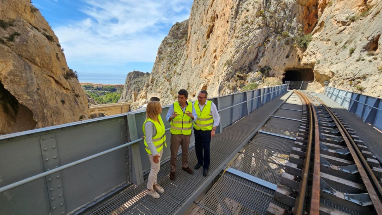 Carlos Mazón: “El TRAM entre Benidorm y Dénia por fin contará con una conexión directa, eficiente y moderna compatible con el entorno”