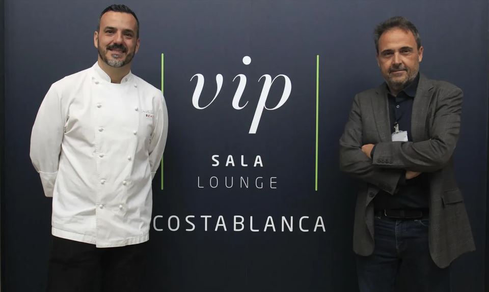 El chef José Manuel Miguel junto  al CEO de ESATUR Jorge Rodríguez. EFE/Morell