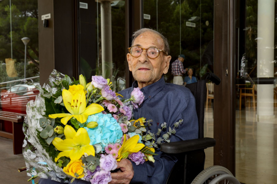 Enrique Ivorra celebra 106 años rodeado de su familia y del reconocimiento de Teulada
