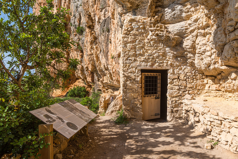 Abre al público la Cova de les Morretes con visitas guiadas para descubrir la historia del litoral de Benitatxell