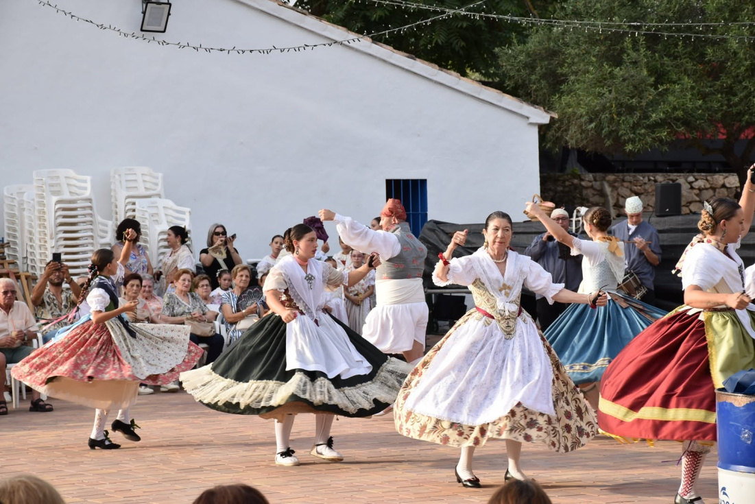 El Grup de Danses en las fiestas de la Font Santa 2026