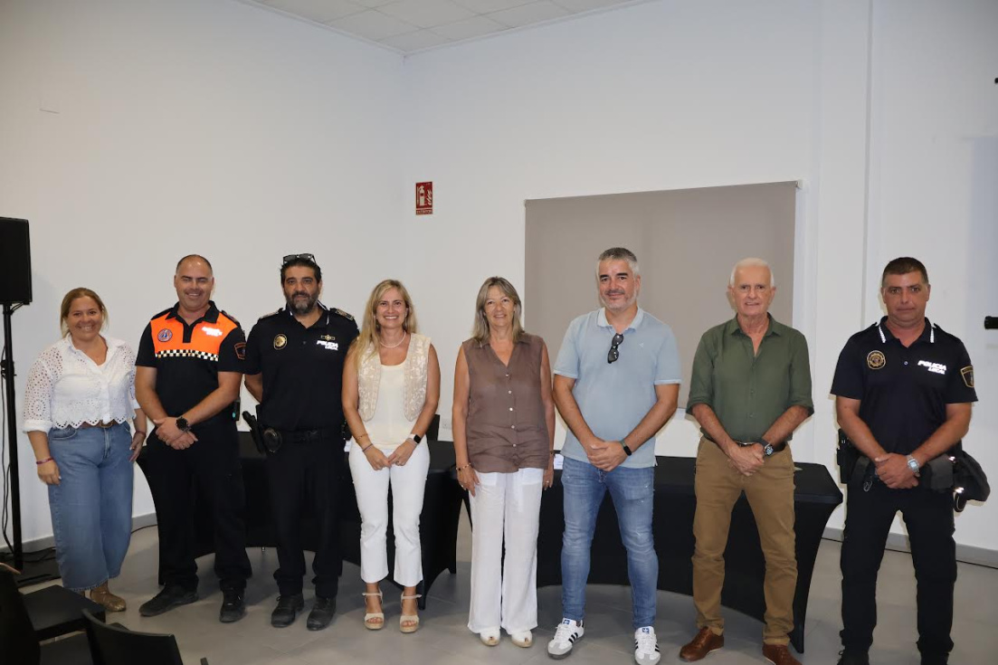 Una jornada en Benitatxell enseña cómo actuar ante una emergencia: «Si no dejas tu casa en un incendio, puedes dejarte la vida»