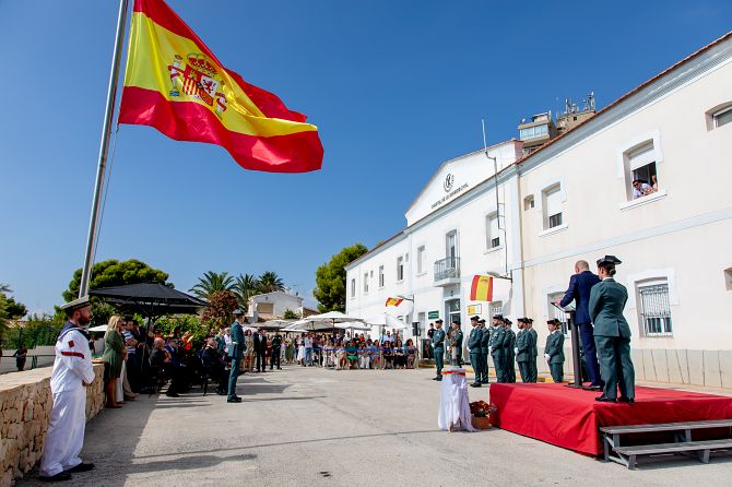 Alcalde de Teulada Moraira Raúl Llobell Festividad 12 de Octubre Cuartel de la Guardia Civil Puesto de Moraira