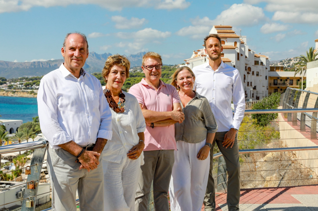 La junta directiva de la MLS03724 Moraira, con su presidente José Martí Cardona en el centro de la imagen. La junta directiva de la MLS03724 Moraira, con su presidente José Martí Cardona en el centro de la imagen.