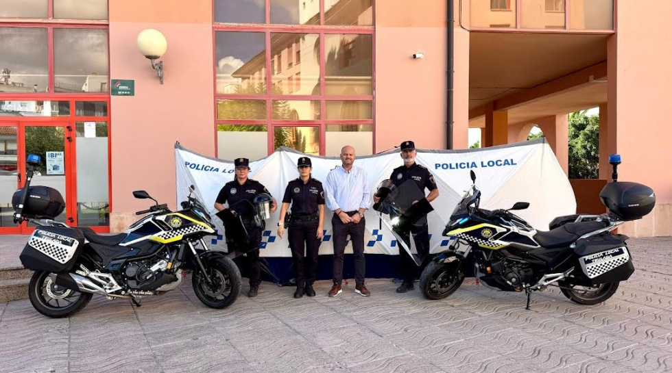 La Policía Local de Teulada incorpora dos nuevas motocicletas y refuerza el equipamiento de protección de sus agentes