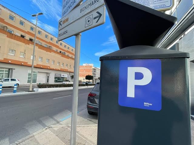 Parqu&iacute;metro del servicio de estacionamiento regulado en Teulada Moraira. Imagen de archivo.