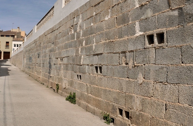 El muro de la calle Gata en Teulada