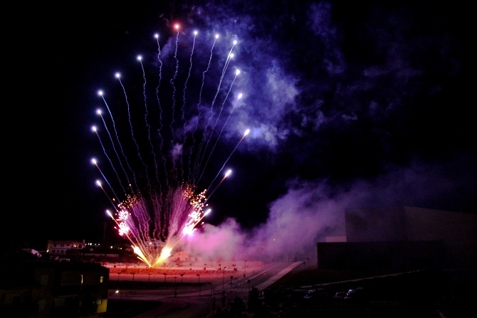 El castillo de fuegos artificiales se disparó en las inmediaciones del Auditori Teulada Moraira