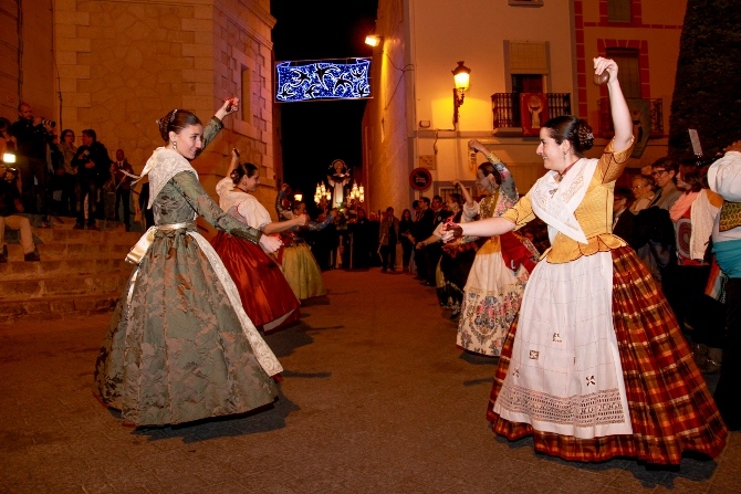 Grupo de Danses de la Font Santa.