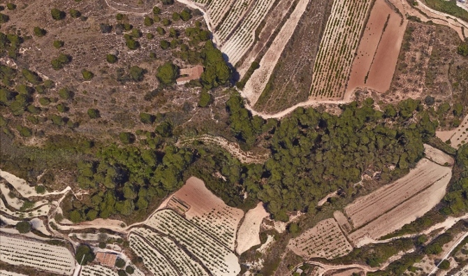 Se señala el barranco que existe entre el camino de Xurra y el camino de la Felipa como ubicación final.