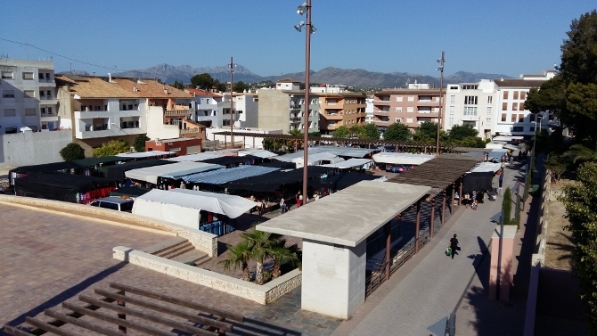 El mercadillo de Teulada en su nueva ubicación