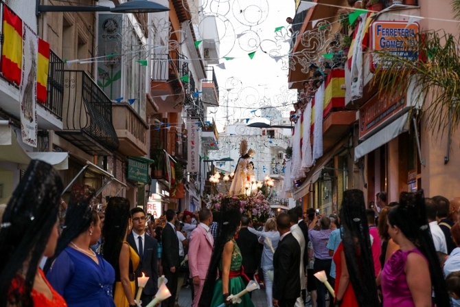 La Virgen de los Desamparados se gira a la vivienda donde aún reside parte de la familia "Pachanca"